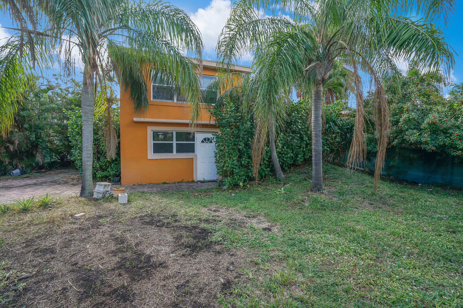 1545 Northeast 4th Avenue Boca Raton, FL 33432 - Photo 2 of 31 Front