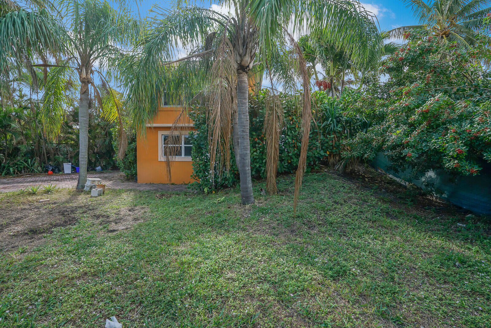 1545 Northeast 4th Avenue Boca Raton, FL 33432 - Photo 3 of 31 Front 2