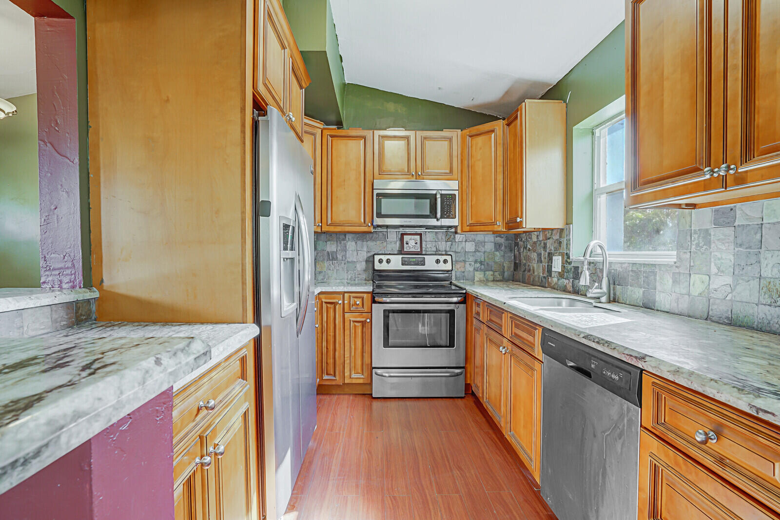 1545 Northeast 4th Avenue Boca Raton, FL 33432 - Photo 10 of 31 kitchen