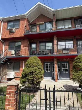 $2,800 | 67-107 Burns Street, Unit 3B | Forest Hills