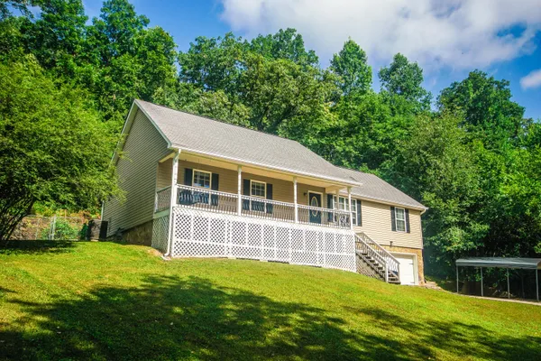 $369,900 | 10721 Dallas Hollow Road, Soddy-Daisy, TN 37379