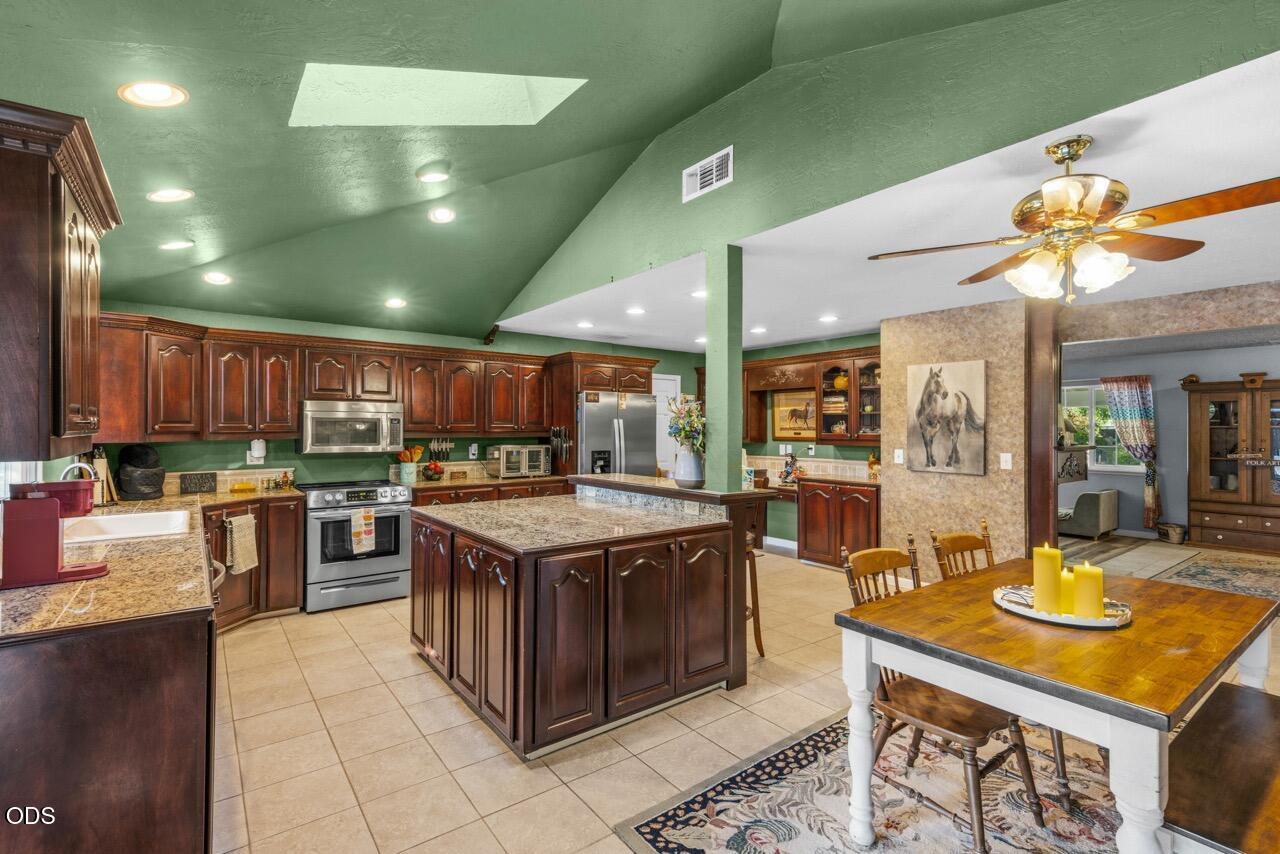 255 Queens Branch Road Rogue River, OR 97537 - Photo 16 of 48 Gallery Image 16