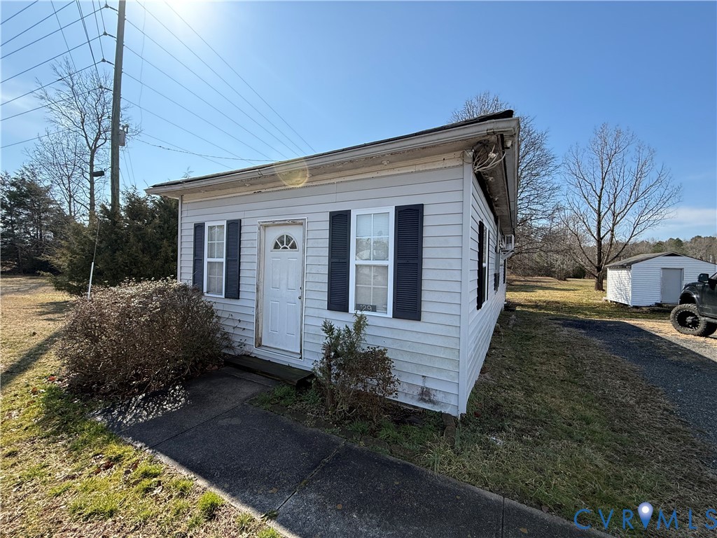 129 Cheaneys Bridge Road Dunnsville, VA 22454 - Photo 2 of 15