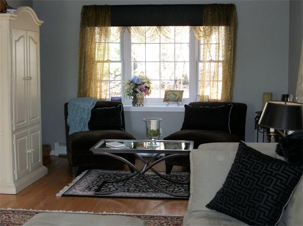 23 Elliott Road Sterling, MA 01564 - Photo 3 of 30 a living room with furniture and a window