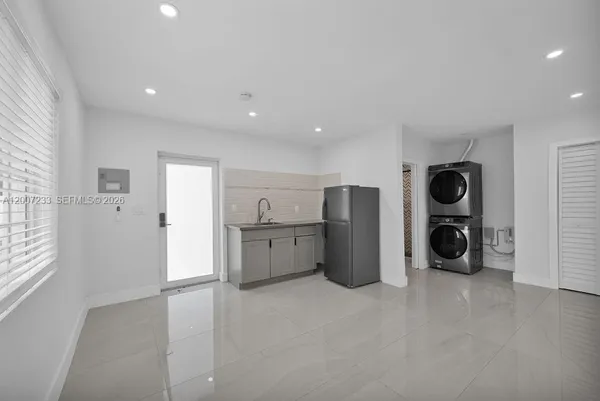 $1,500 | 570 Northwest 48th Street, Unit B, Miami, FL 33127