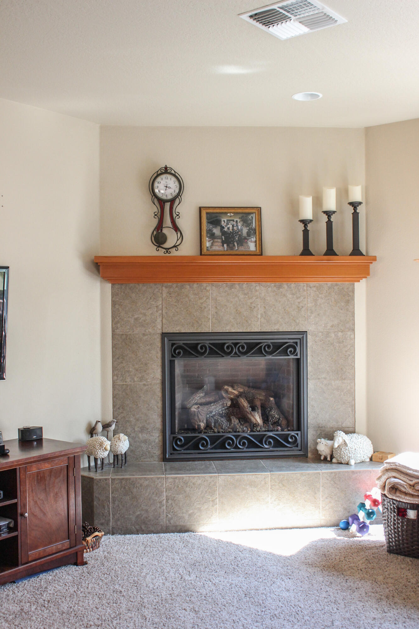 705 Three Pines Road Grants Pass, OR 97526 - Photo 28 of 47 a living room with furniture and a fireplace
