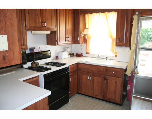 324 Appleton Street Arlington, MA 02476 - Photo 5 of 13