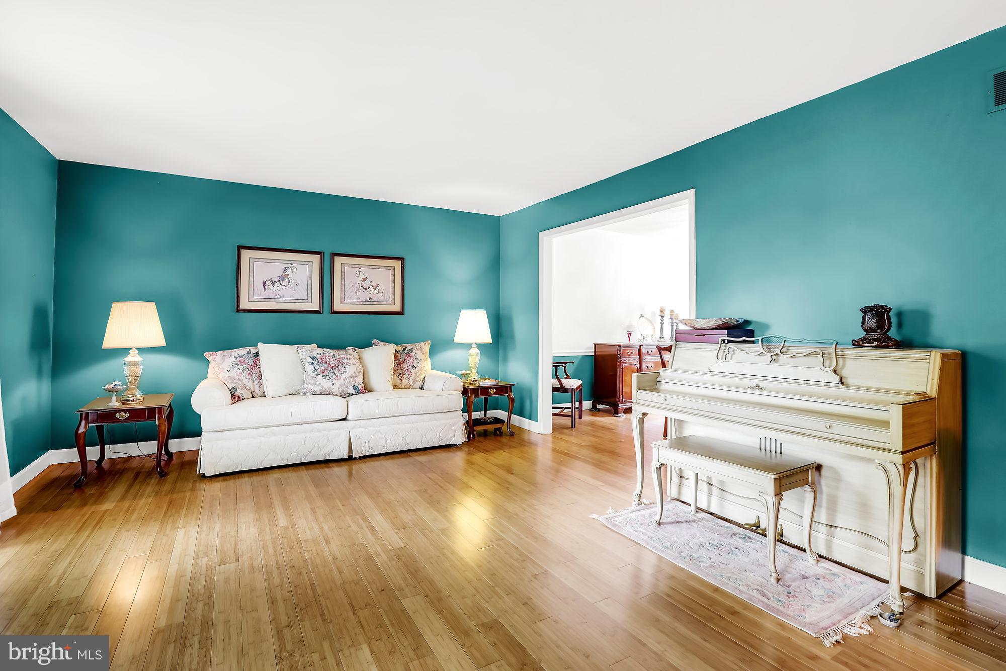 906 Roelofs Road Yardley, PA 19067 - Photo 4 of 43 Gallery Image 4