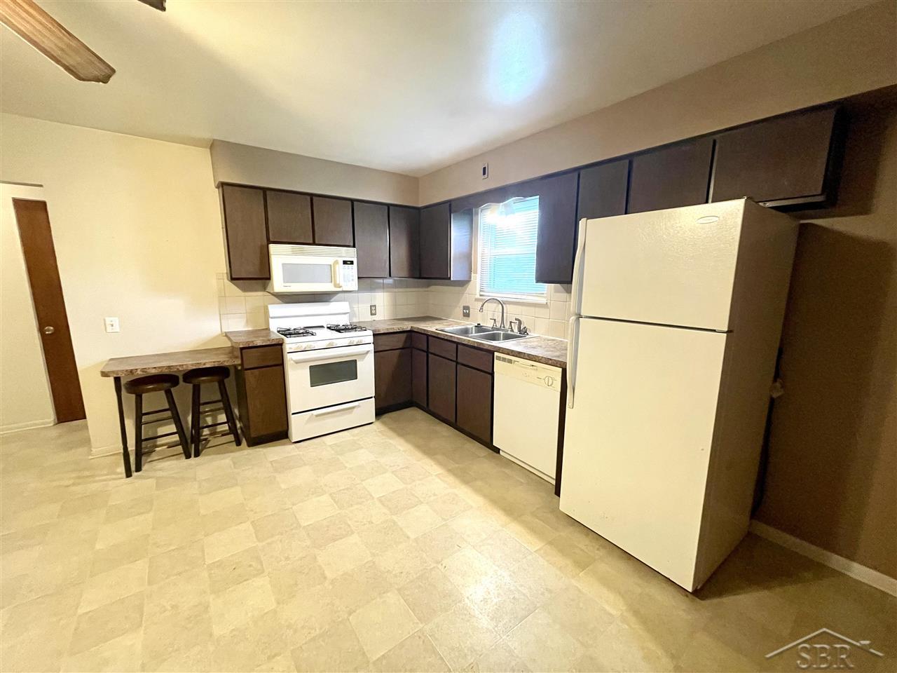 806 Schust Road Zilwaukee, MI 48604 - Photo 6 of 15