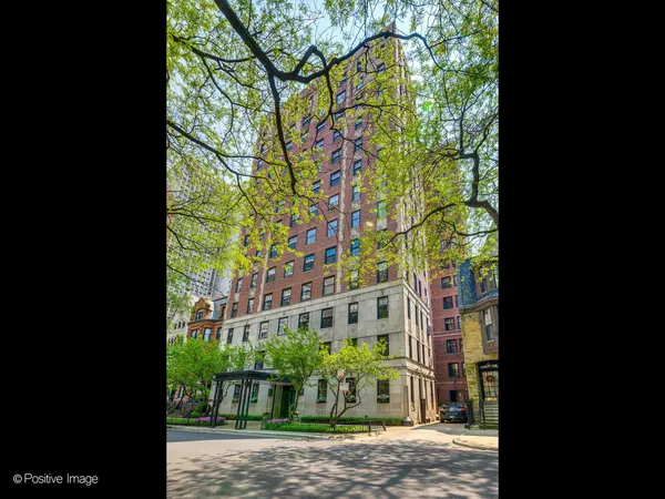 $639,900 | 73 East Elm Street, Unit 4B, Chicago, IL 60611