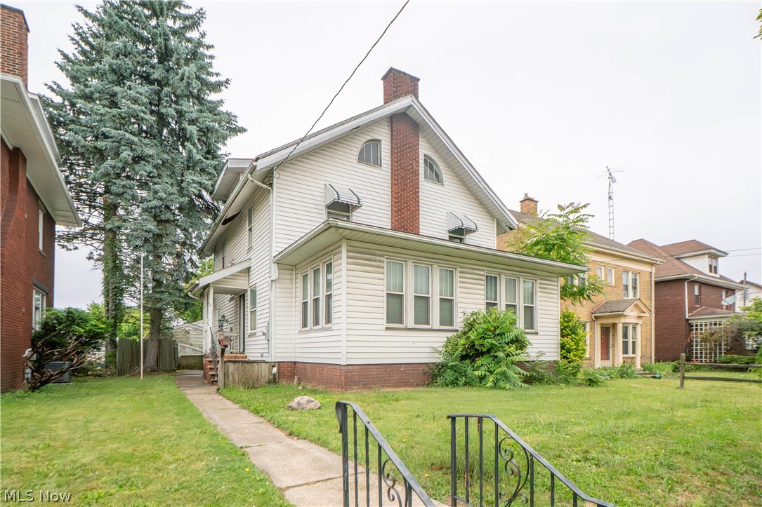 815 Broad Avenue Northwest Canton, OH 44708 - Photo 1 of 37
