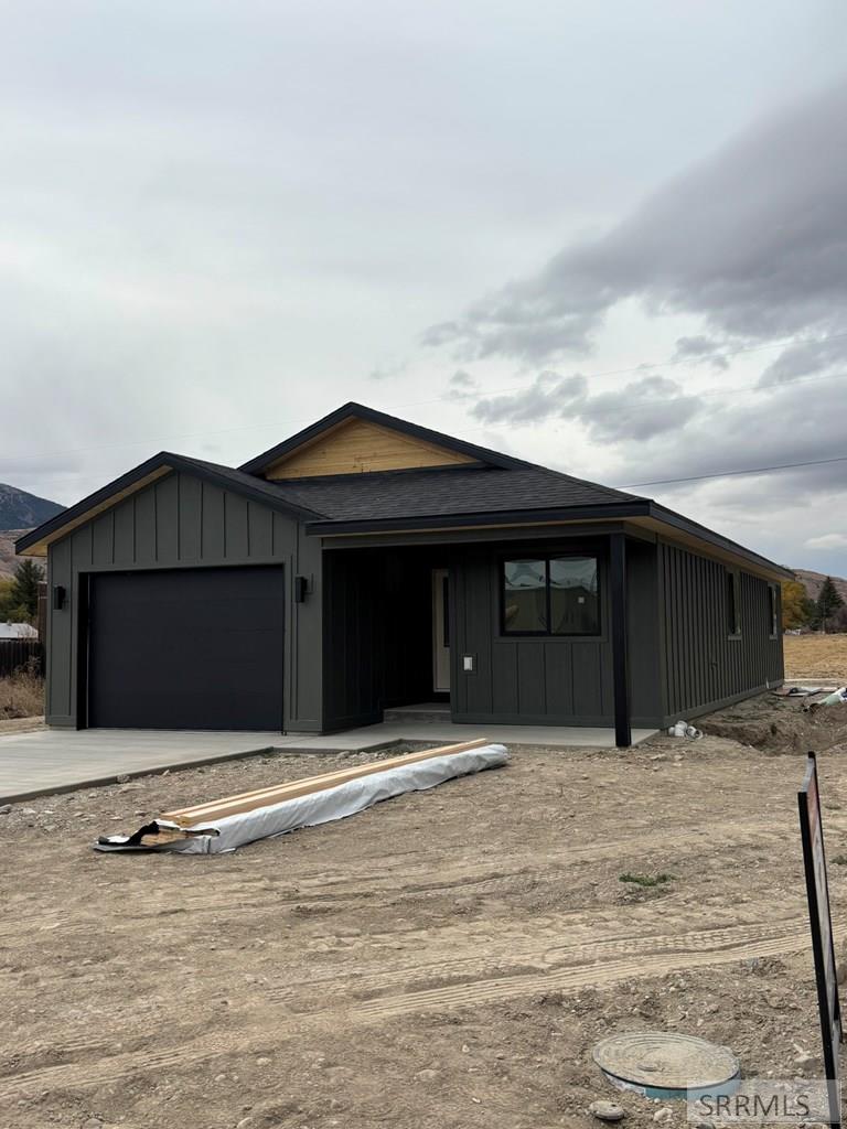 412 Rose Avenue Mackay, ID 83251 - Photo 2 of 11