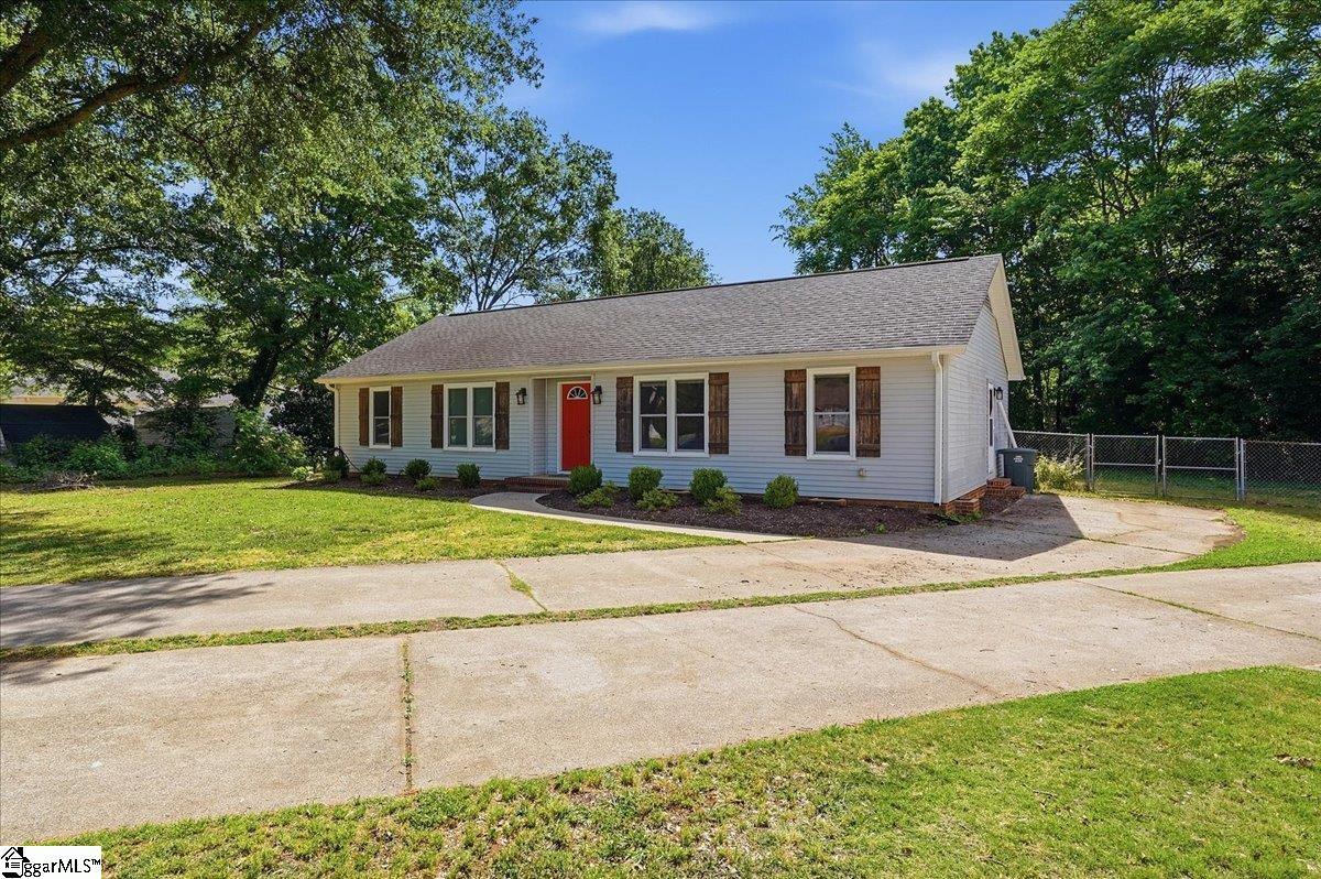 103 Governors Court Greer, SC 29650 - Photo 4 of 27