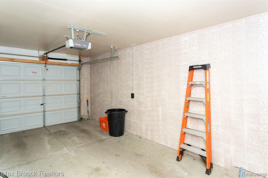 11732 Farmington Road Livonia, MI 48150 - Photo 34 of 37
