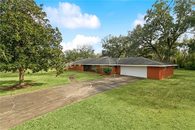 2524 Crestwood Road Marrero, LA 70072 - Photo 1 of 20