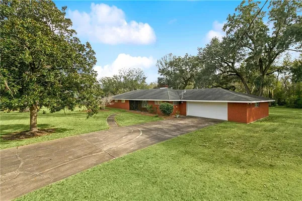 $440,000 | 2524 Crestwood Road, Marrero, LA 70072