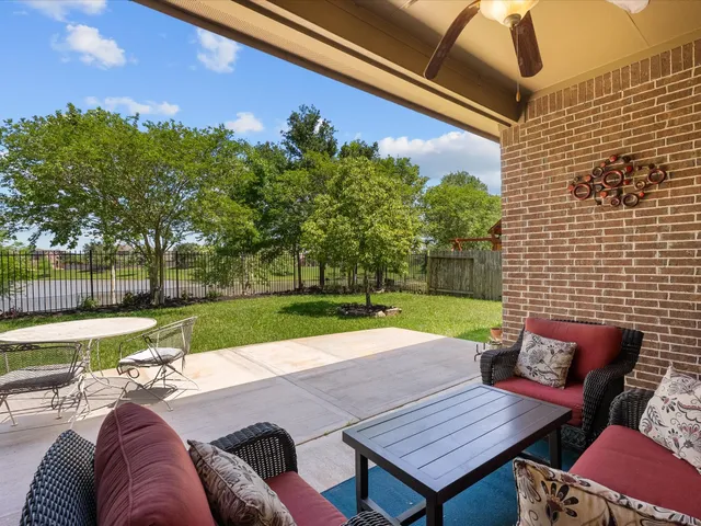 $469,900 | 5323 Savannah Bend Lane, Rosharon, TX 77583