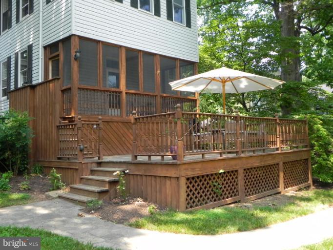 401 Hawthorn Road Baltimore, MD 21210 - Photo 23 of 26 a front view of a house with street