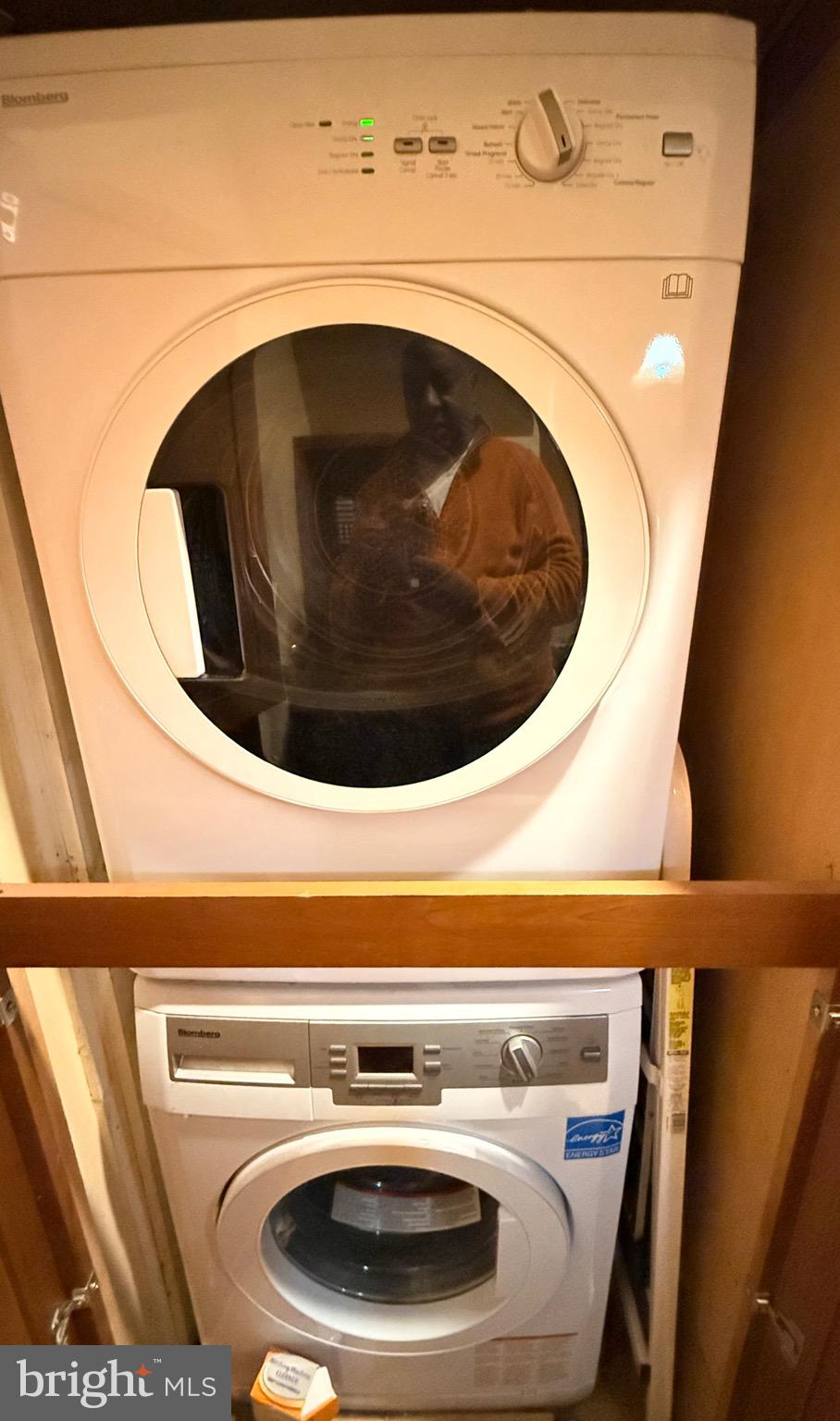 825 F Street Northeast Washington, DC 20002 - Photo 25 of 31 a utility room with a washer and dryer