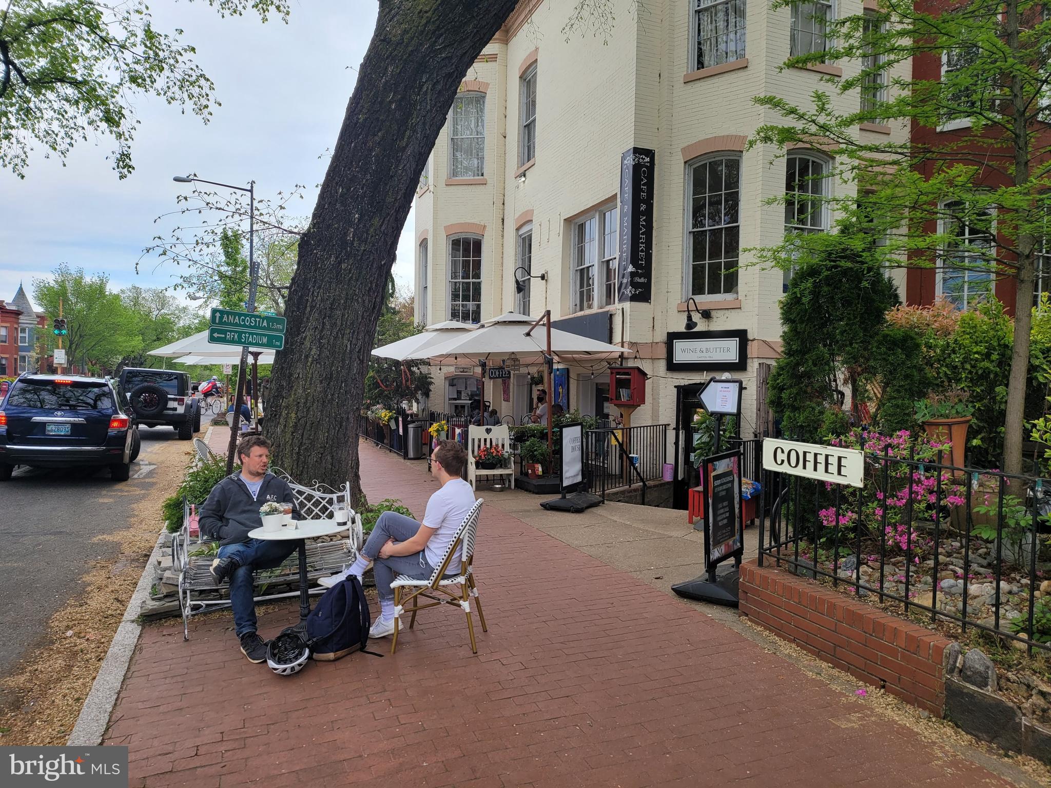 825 F Street Northeast Washington, DC 20002 - Photo 29 of 31 a view of a street with cars