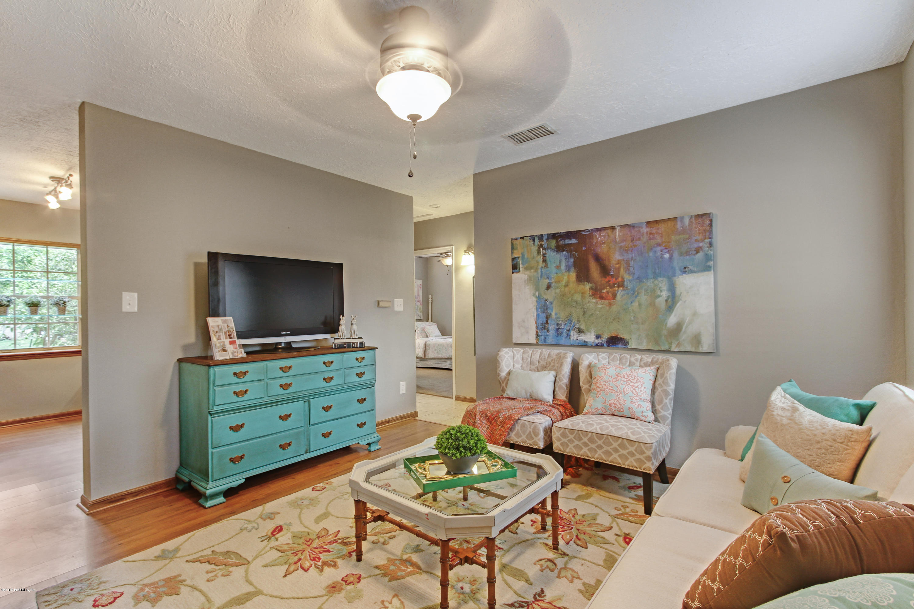 5338 Woodcrest Road Jacksonville, FL 32205 - Photo 3 of 23 Living Family Room