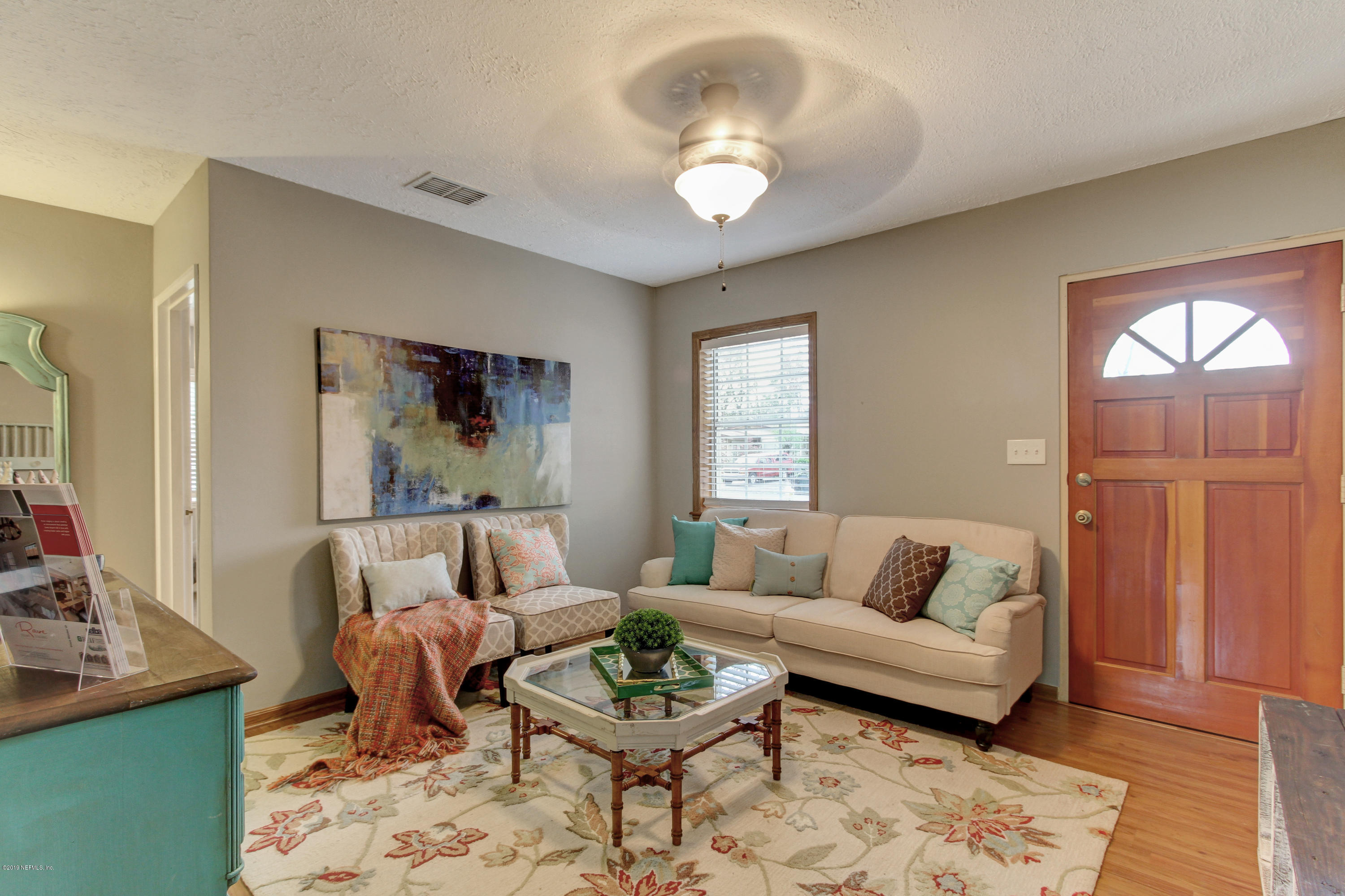 5338 Woodcrest Road Jacksonville, FL 32205 - Photo 4 of 23 Living Family Room