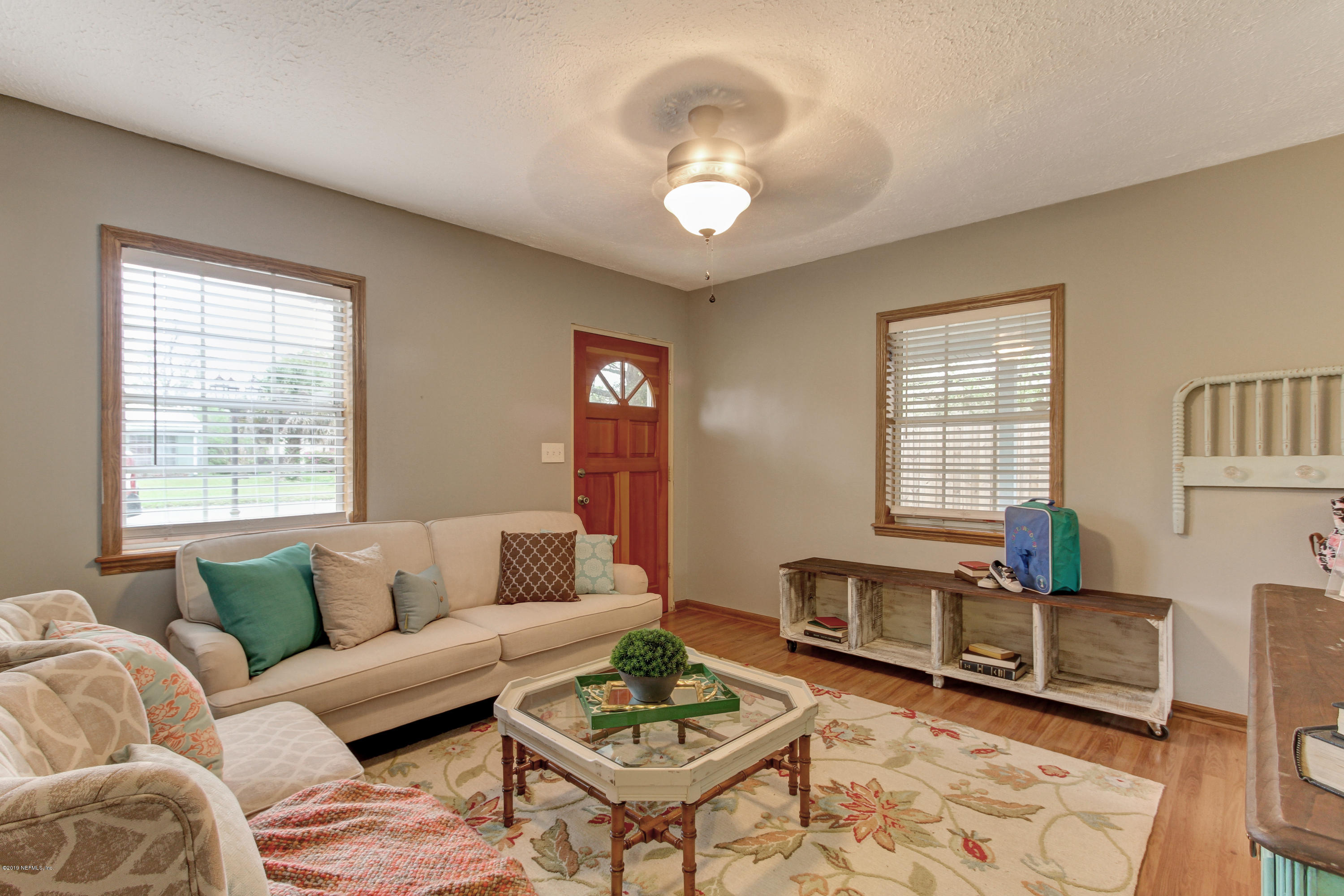 5338 Woodcrest Road Jacksonville, FL 32205 - Photo 5 of 23 Living Family Room