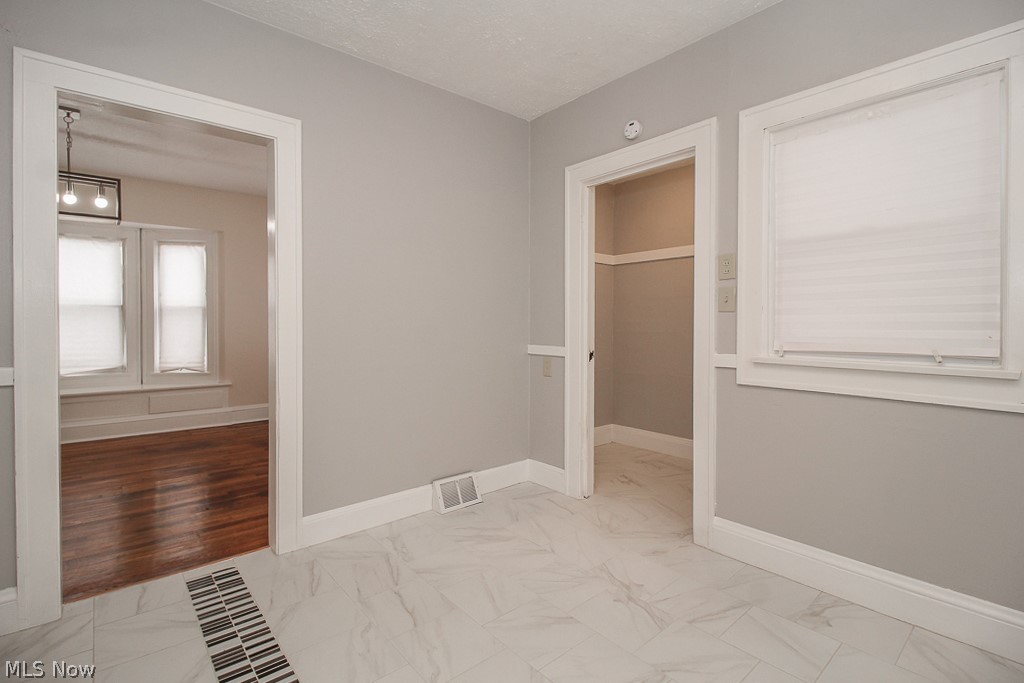 10712 Elmarge Road Cleveland, OH 44105 - Photo 8 of 29 Gallery Image 8