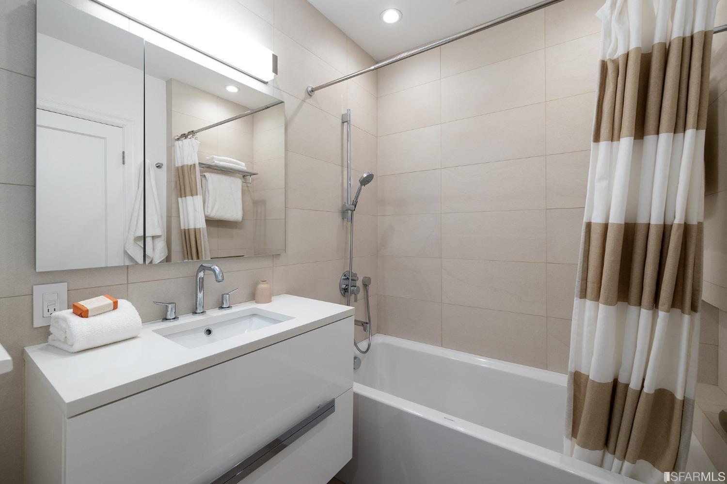 2161 North Point Street San Francisco, CA 94123 - Photo 18 of 40