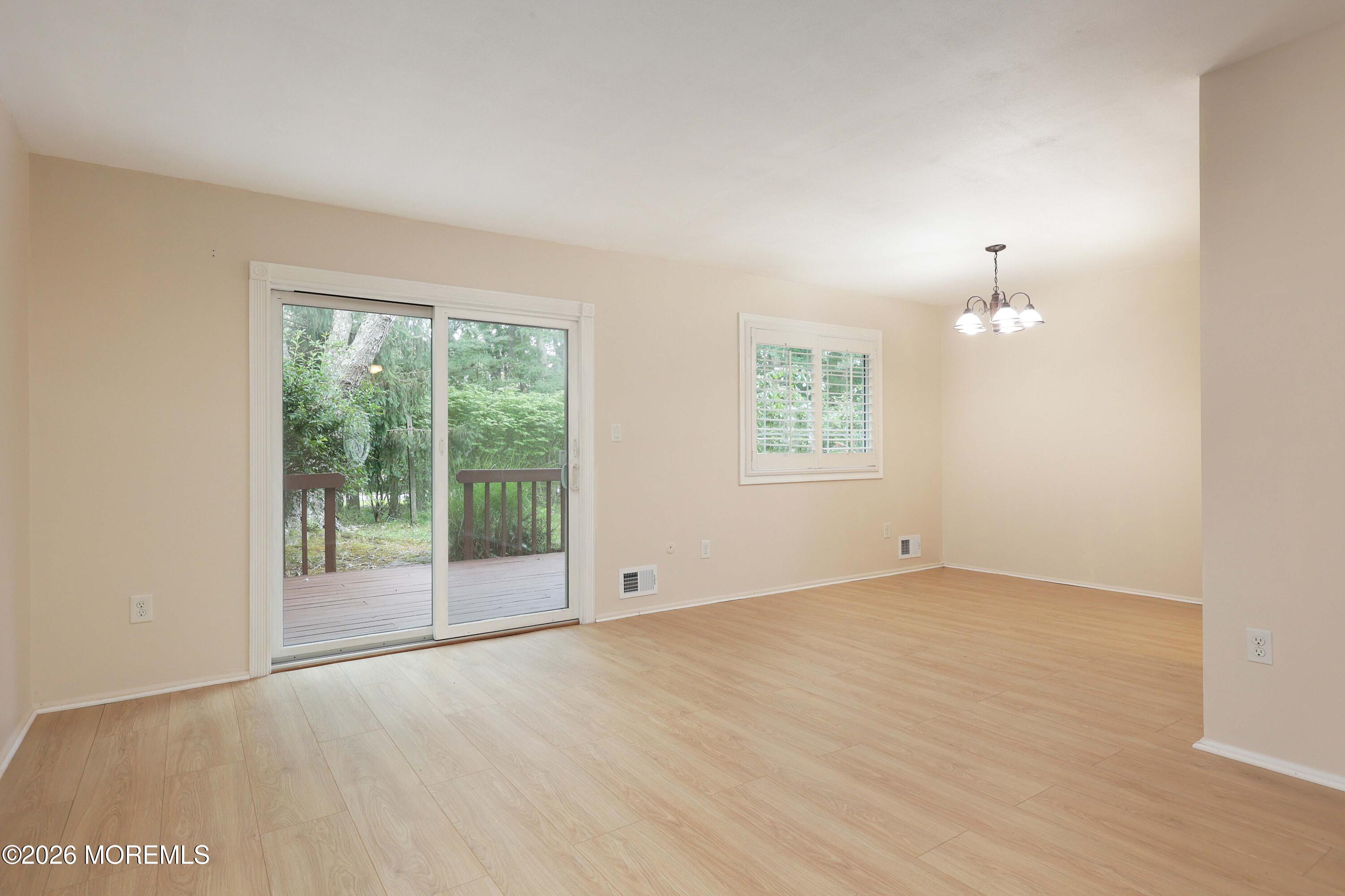 7 Wren Way Howell, NJ 07731 - Photo 10 of 30 758A1563