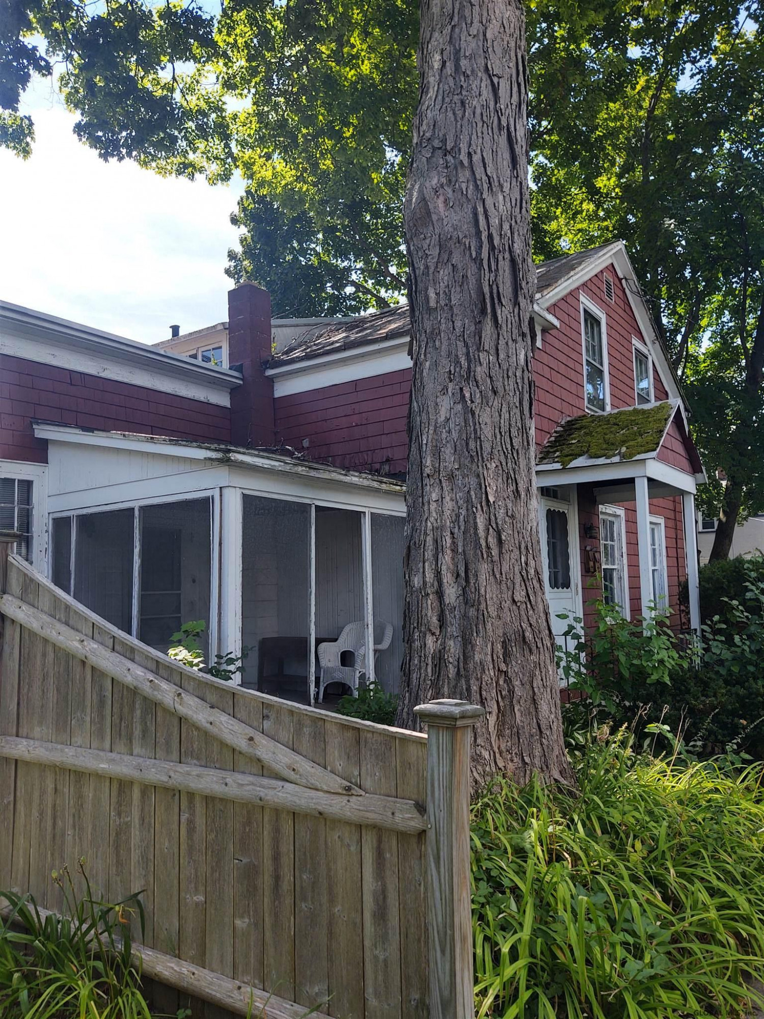 10 Marion Place Saratoga Springs, NY 12866 - Photo 2 of 8 Photo 2