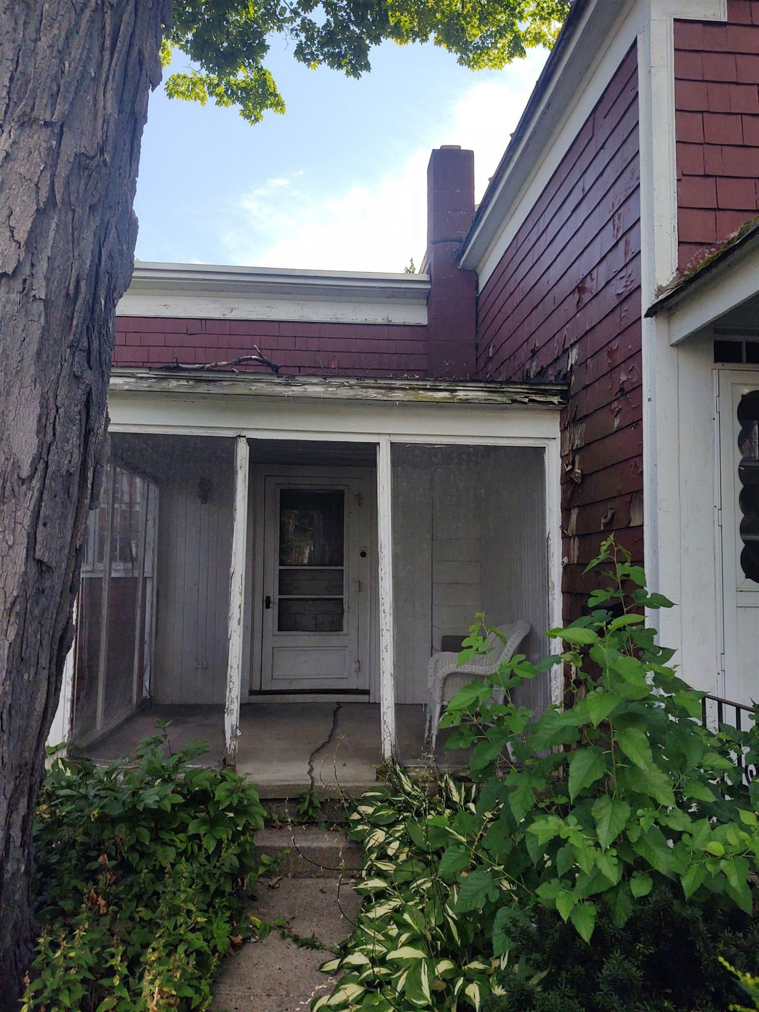 10 Marion Place Saratoga Springs, NY 12866 - Photo 4 of 8 Photo 4