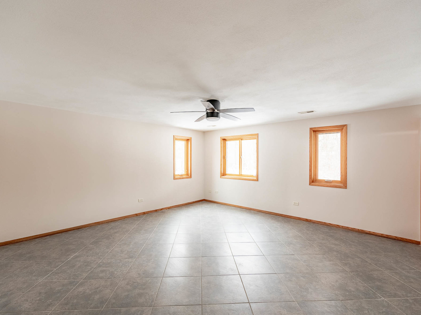 1636 Deerpath Circle Winthrop Harbor, IL 60096 - Photo 12 of 22