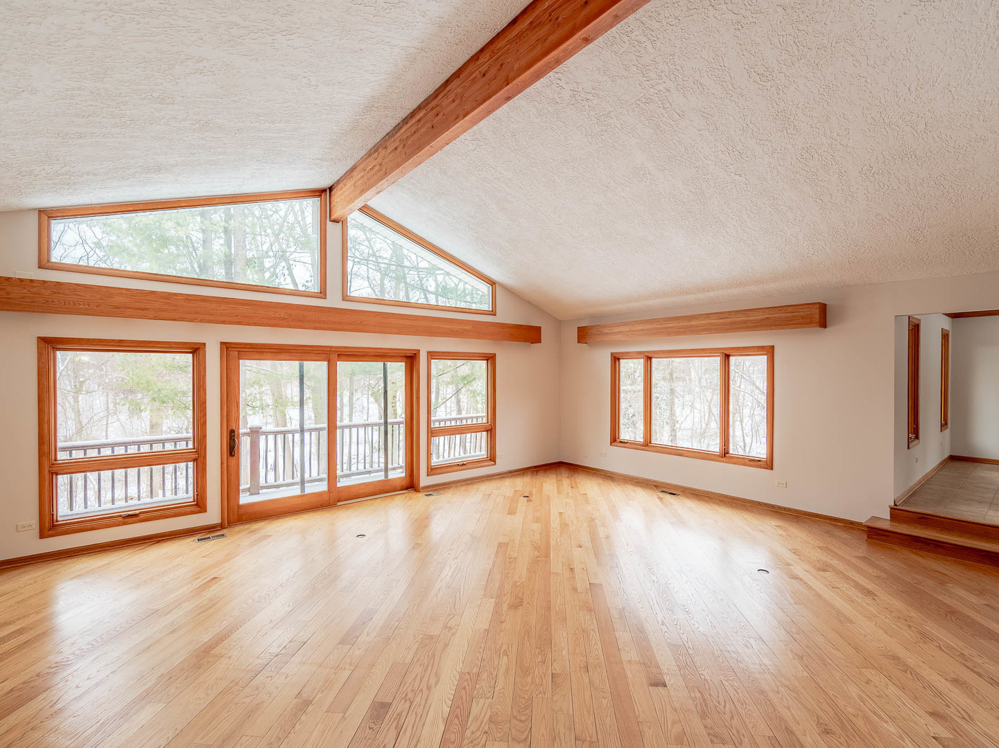 1636 Deerpath Circle Winthrop Harbor, IL 60096 - Photo 2 of 22