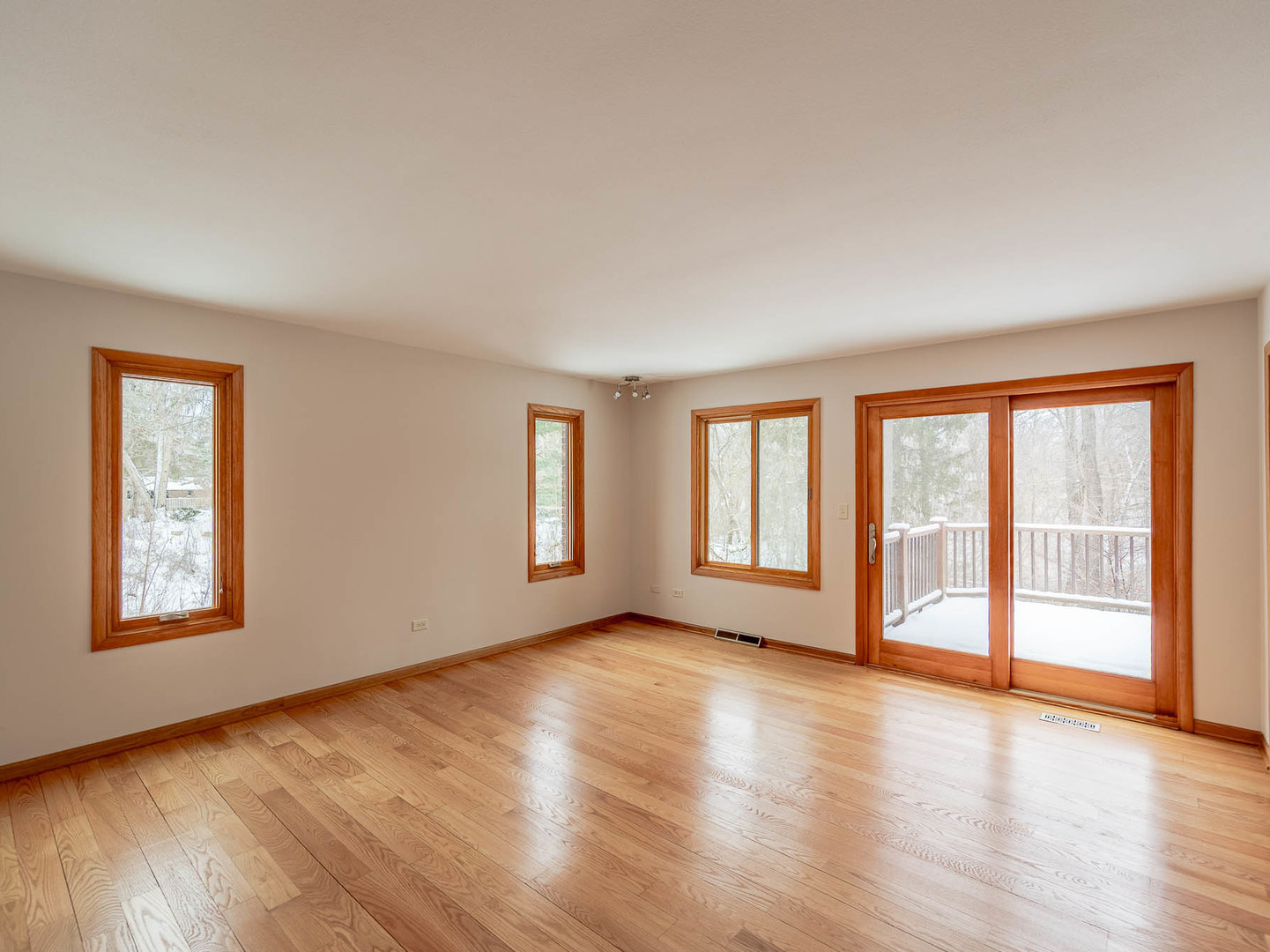 1636 Deerpath Circle Winthrop Harbor, IL 60096 - Photo 9 of 22