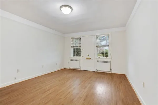 $1,800 | 5406 St Charles Avenue, Unit B, New Orleans, LA 70115