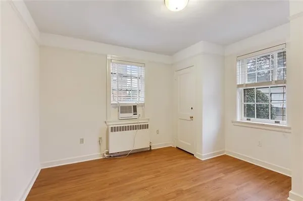 $1,800 | 5406 St Charles Avenue, Unit B, New Orleans, LA 70115