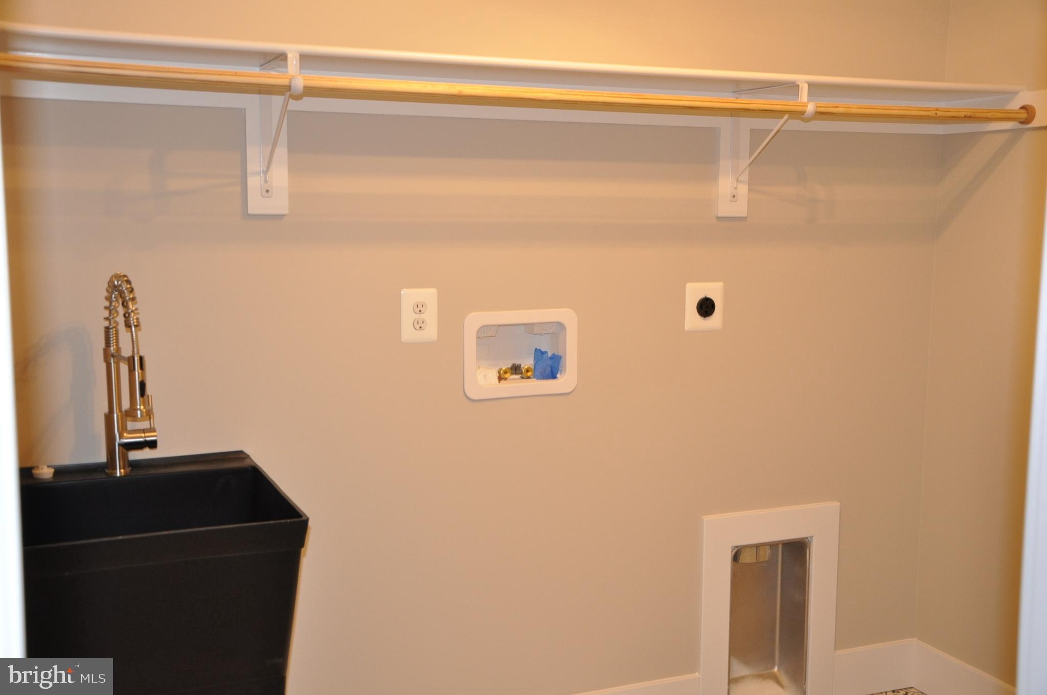206 Sumner Road Annapolis, MD 21401 - Photo 22 of 32 Second floor laundry