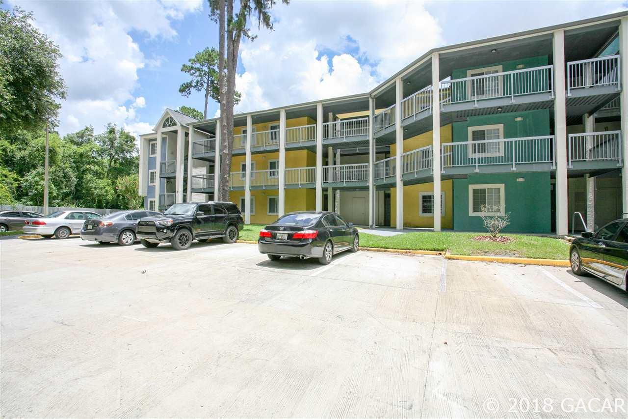 1064 Southwest 14th Avenue, Unit D Gainesville, FL 32601 - Photo 2 of 23