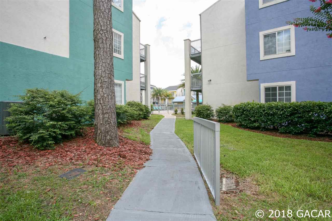 1064 Southwest 14th Avenue, Unit D Gainesville, FL 32601 - Photo 19 of 23
