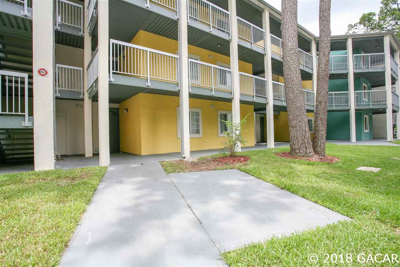 1064 Southwest 14th Avenue, Unit D Gainesville, FL 32601 - Photo 3 of 23
