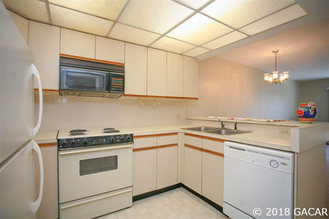 1064 Southwest 14th Avenue, Unit D Gainesville, FL 32601 - Photo 4 of 23