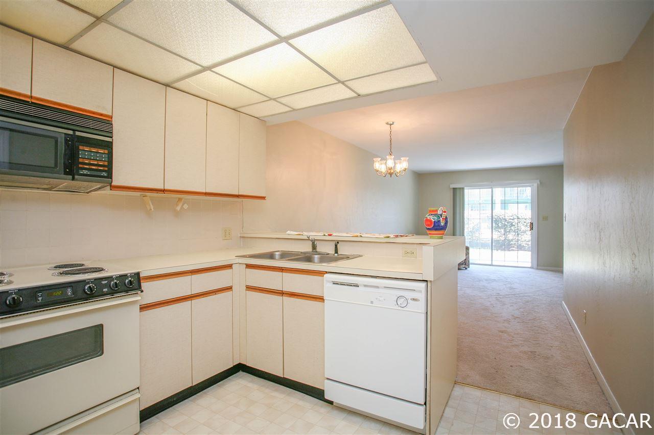 1064 Southwest 14th Avenue, Unit D Gainesville, FL 32601 - Photo 5 of 23