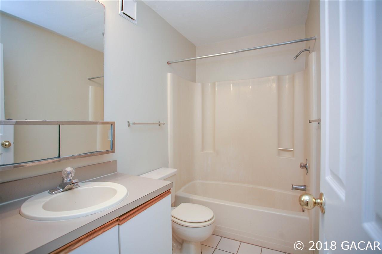 1064 Southwest 14th Avenue, Unit D Gainesville, FL 32601 - Photo 9 of 23