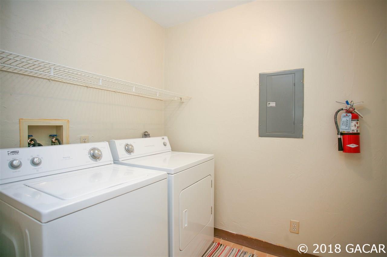 1064 Southwest 14th Avenue, Unit D Gainesville, FL 32601 - Photo 10 of 23