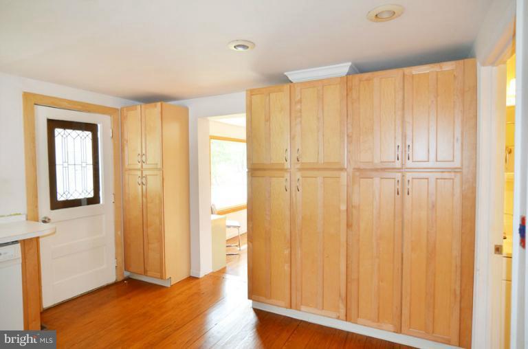 22469 Watson Road Leesburg, VA 20175 - Photo 2 of 22 Kitchen