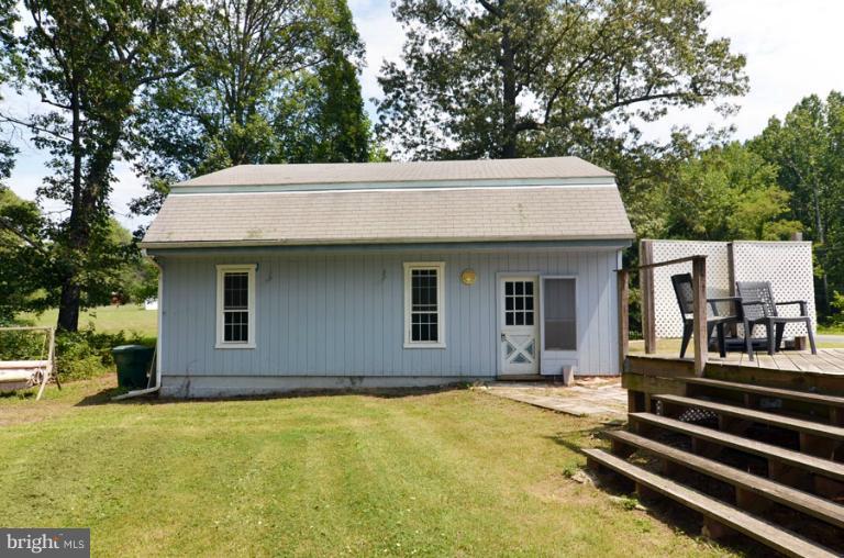 22469 Watson Road Leesburg, VA 20175 - Photo 5 of 22 Garage / Workshop