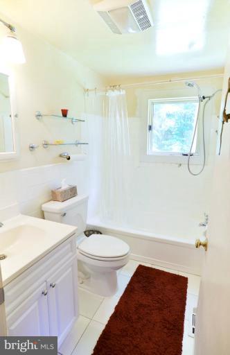 22469 Watson Road Leesburg, VA 20175 - Photo 6 of 22 Bath