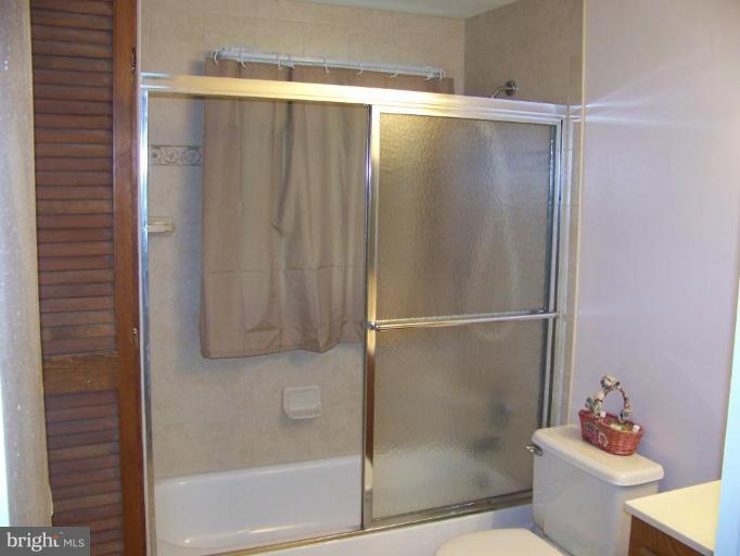 4110 Port Rae Lane Fairfax, VA 22033 - Photo 19 of 20 Bath #2