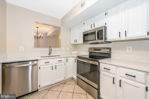 $348,000 | 20000 Gateshead Circle, Unit 806, Germantown, MD 20876